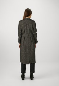DRYKORN LEICESTER - Cappotto classico - brown