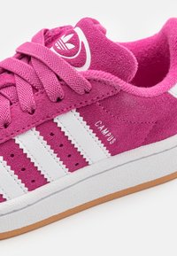adidas Originals CAMPUS - Gördeszkacipők - semi lucid fuchsia/footwear white