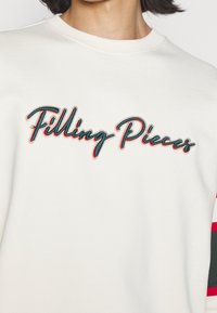 Filling Pieces Sweatshirt - off-white