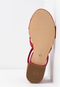 Tamaris Riemensandalette - lipstick