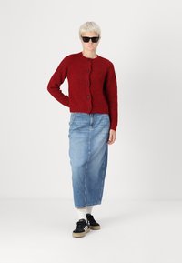 Vero Moda VMNOVAH LS O-NECK BUTTON NOOS - Gilet - winetasting