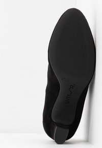 Unisa Classic heels - black