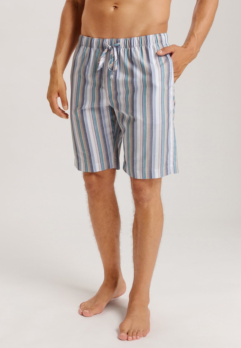 Gestreifte Badeshorts für Herren in Hellblau, Weiß und Grün. Elastischer Bund mit Kordelzug, knielang und aus leichtem Stoff.