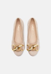 Gabor Comfort Klassischer Ballerina - oak/gold