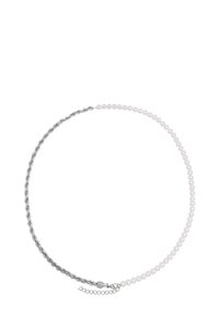 Collier en argent à maillons avec un design torsadé d'un côté et une rangée de petites perles rondes blanches de l'autre. Fermoir ajustable.