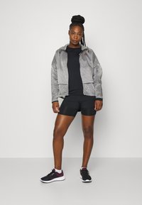 Nike Performance TEMPO LUXE SHORT - Calções desportivos - black