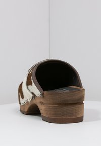 Sanita CAROLINE OPEN - Clogs - brown