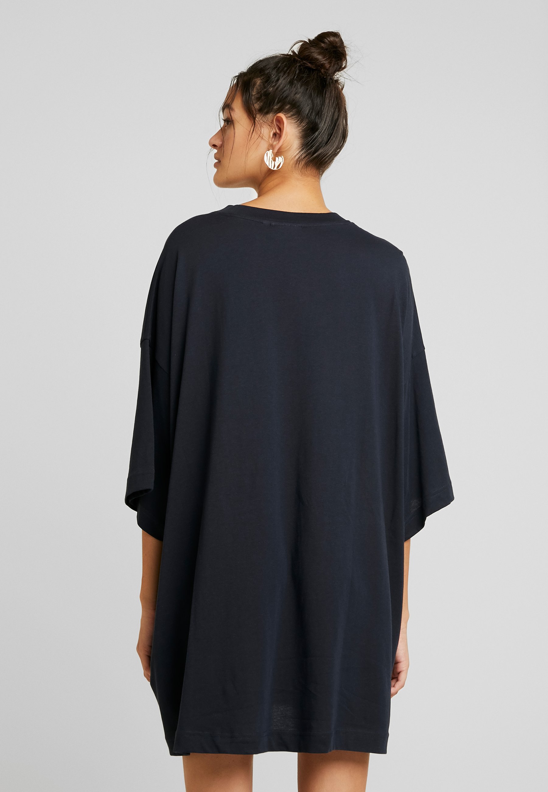 Weekday HUGE Jerseykjole dark navy Zalando.no Weekday HUGE DRESS - Jerseykjole - black