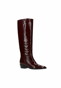 Bottes jusqu'aux genoux burgundy en faux cuir brillant. Bout effilé et mince avec un petit talon carré et une tige lisse et ajustée.