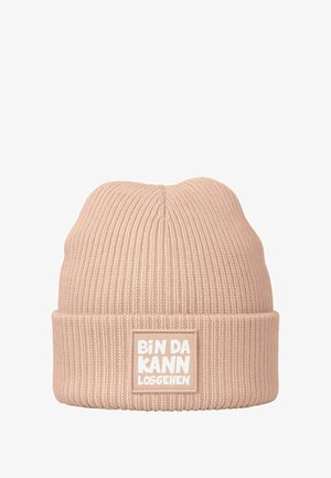 Light pink knit beanie with textured ribbing and a folded cuff. Features a rectangular patch with white text: "BİN DA KANN LOSGEHEN."