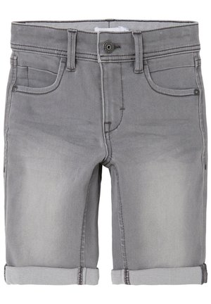 Graue Denim-Shorts mit klassischem Schnitt, ausgestattet mit genieteten Taschen, umgeschlagenem Saum und Knopfverschluss. Glatte Textur mit dezentem Verblassen.