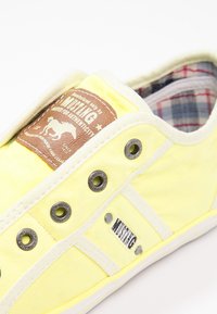 Mustang Trainers - pastellgelb