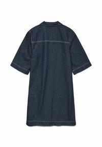 Robe en denim bleu foncé avec manches aux coudes et coutures blanches, vue de dos sur fond blanc.