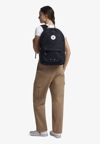 Converse CAM CHUCK BACKPACK UNISEX - Turistinė kuprinė - black