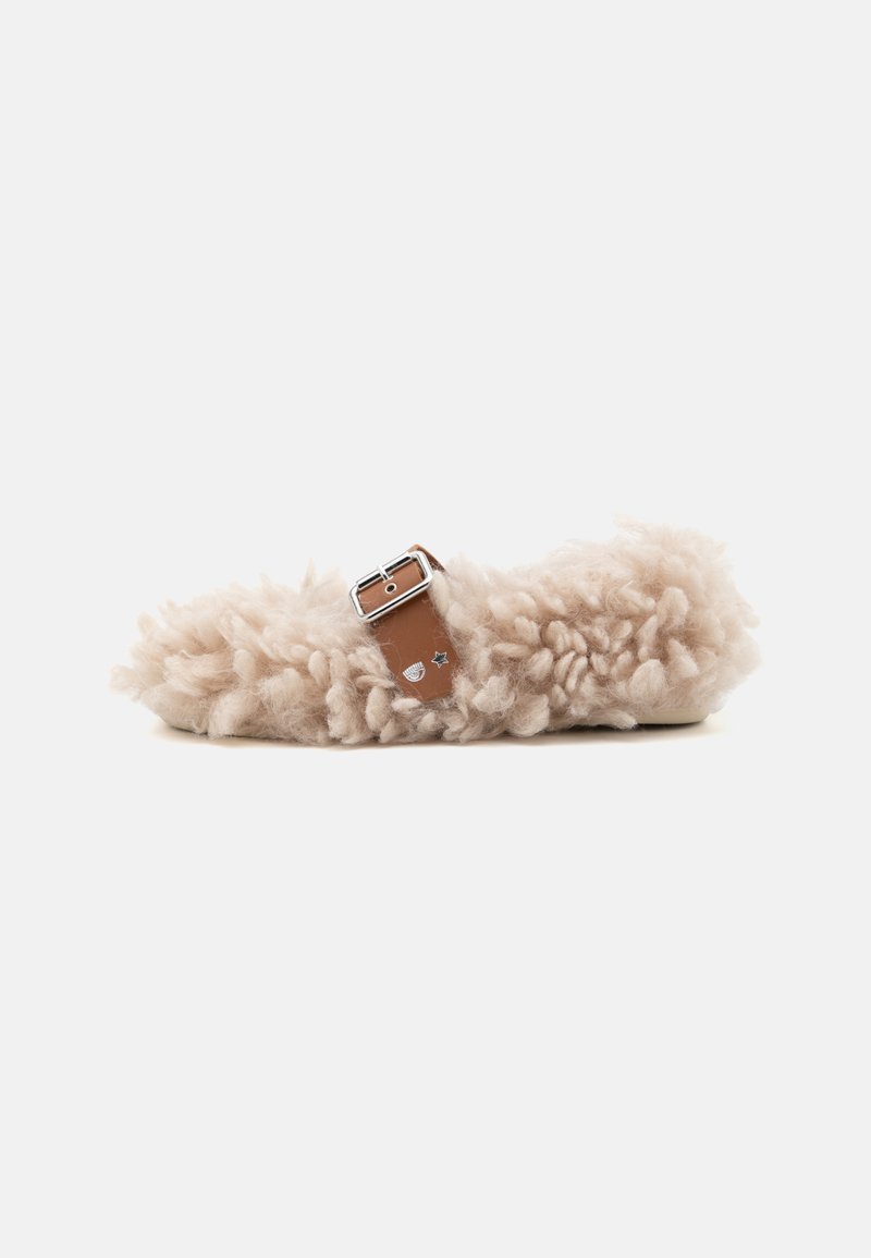 CHIARA FERRAGNI Ballerina's met enkelbandjes - beige