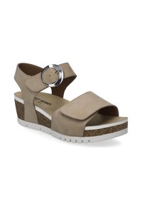 Beige wedge sandalen met een glad leren bovenwerk, verstelbare band met een metalen ring en een gestructureerde kurken middenzool.