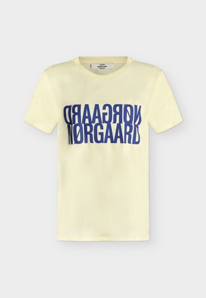Mads Nørgaard, Camiseta estampada - almond oil