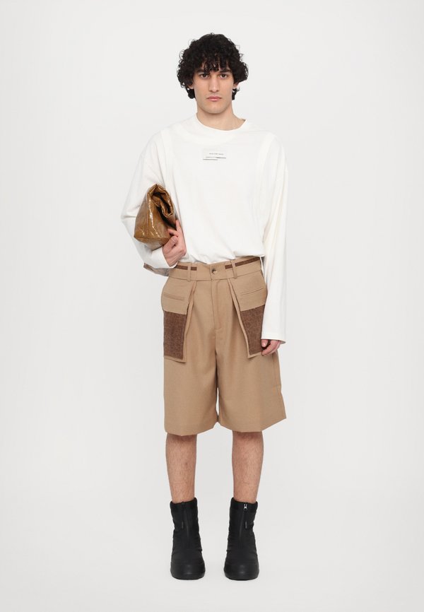 DECONSTRUCTED UNISEX - Shorts - khaki