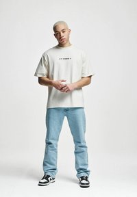 2Y Studios CREATOR - Marškinėliai su spaudiniu - off white