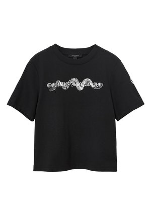 T-shirt nera in cotone con scollatura tonda e maniche corte. Presenta un design grafico bianco al centro, che mostra testo e motivi stilizzati.