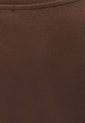 OXXO, OXXO BOAT NECK SHORT SLEEVE T-SHIRT - T-Shirt basic - cocoa brown