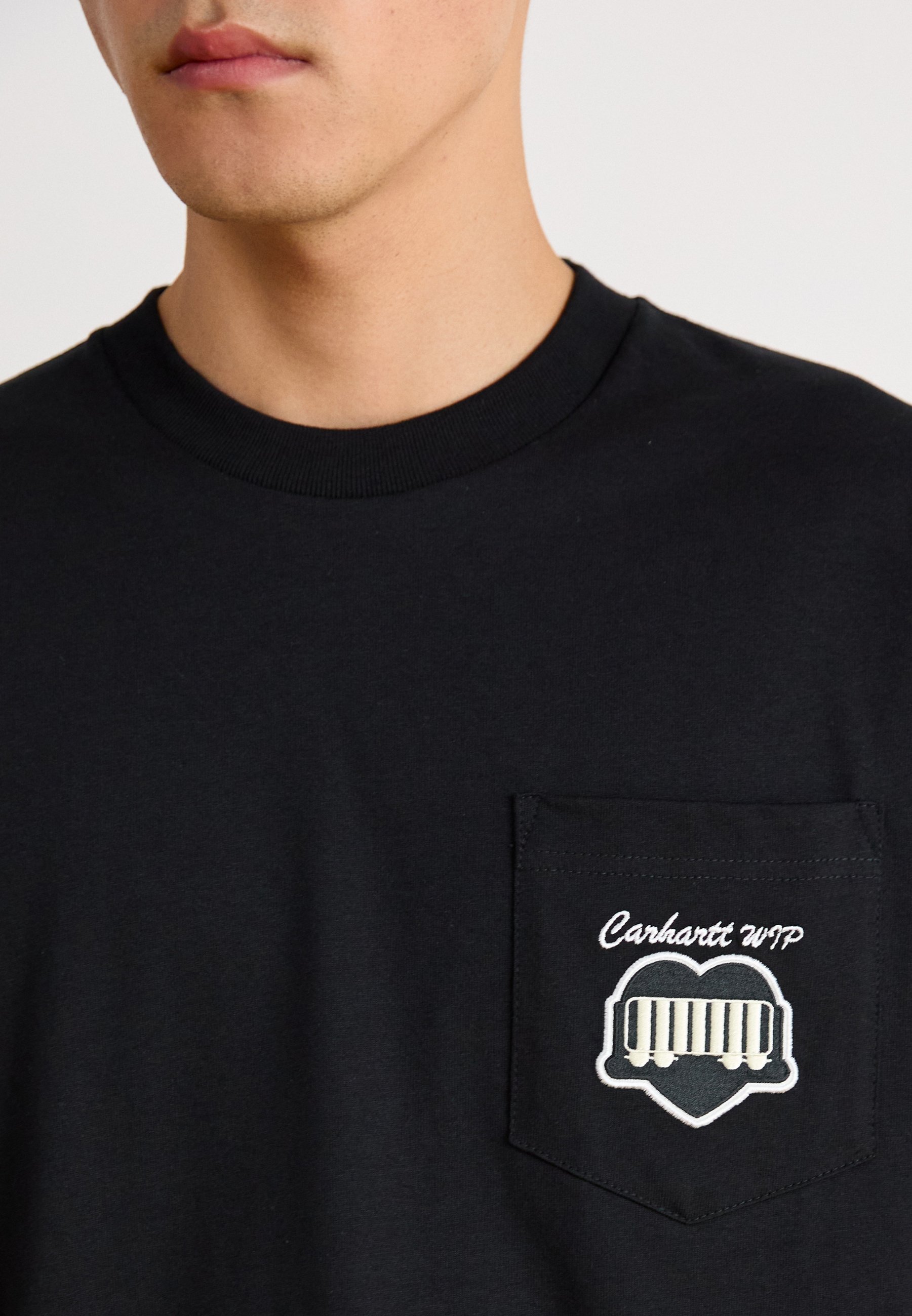 Carhartt WIP HEART TRAIN POCKET - Print T-shirt - black