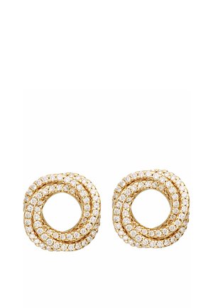Goldene runde Ohrstecker mit zwei ineinander verschlungenen Schlaufen, verziert mit kleinen klaren Kristallen, die die gesamte Oberfläche bedecken.