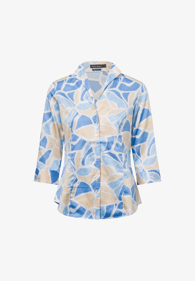 Een lichtblauwe, beige en witte button-up shirt. Beschikt over een kraag, driekwartmouwen en een abstracte bladerenpatroon.