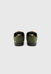 és QUATTRO UNISEX - Skate shoes - olive/black