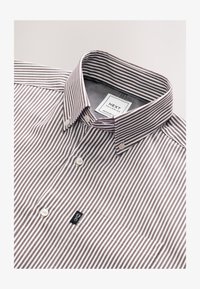 Ausgewählt, chocolate brown stripe