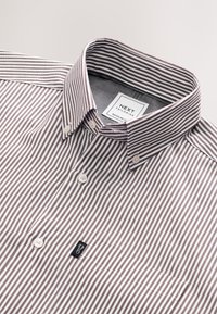 REGULAR FIT  - Overhemd - chocolate brown stripe