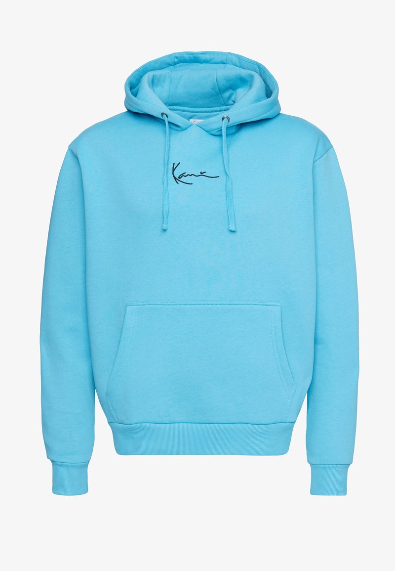 Sweat à capuche bleu clair avec poche avant et cordons, avec un petit logo noir en script centré sur la poitrine.