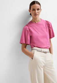 Selected Femme SLFPENELOPE RUFFLE TEE - Triko s potiskem - phlox pink