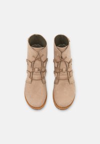 El Naturalista Stivaletti stringati - taupe