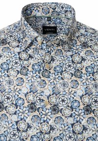 Hemd mit Knopfverschluss und modernem Schnitt, mit einem floralen Muster in Blau, Creme und Beige, aus strukturierter Stoffqualität und mit einem klassischen Kragen.