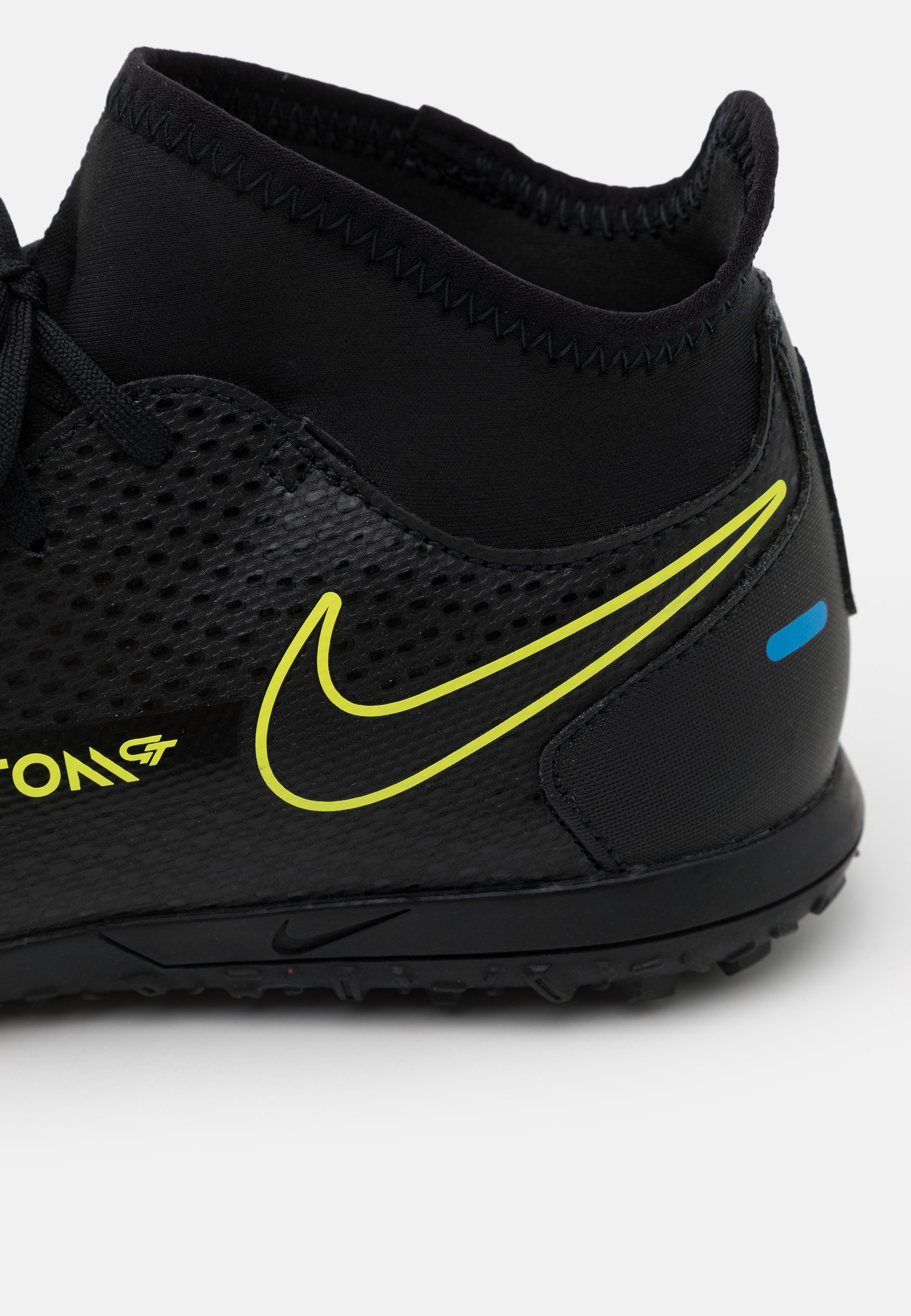 nike football phantom vision astro turf boots in black