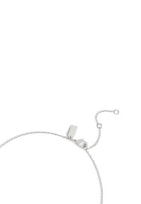 Bracelet en métal argenté avec un design de chaîne torsadée. Comprend un petit fermoir et une chaîne de longueur réglable avec une boucle circulaire.