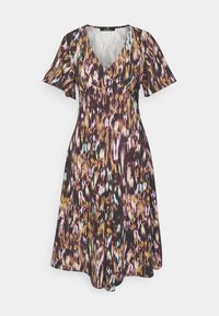 Robe à manches courtes avec un motif abstrait coloré en nuances de noir, violet, orange et sarcelle ; dotée d'un col en V et d'une silhouette fluide.
