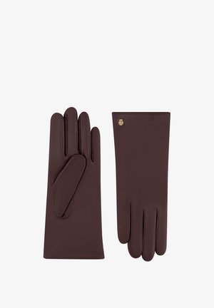 Donkerbruine leren handschoenen met een gladde textuur, waarbij de ene de palmzijde en de andere de achterkant toont, met een klein gouden embleem nabij de pols.