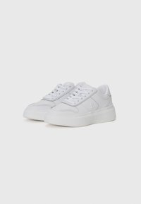 Tommy Hilfiger SNEAKER - Tenisice - white