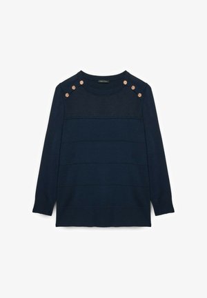 Suéter de punto azul marino con mangas largas, que presenta rayas horizontales, un escote redondeado y botones decorativos en tono dorado en los hombros.