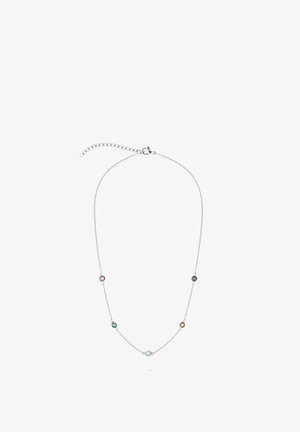 Delicate zilveren ketting met vijf kleine, ronde edelstenen in roze, paars, groen, blauw en amber, gelijkmatig verdeeld langs de ketting.