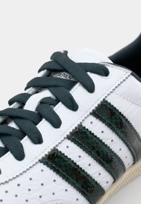 adidas Originals JAPAN biały