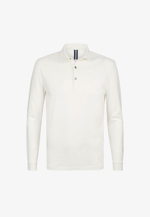 Camisa polo de manga larga, blanca, hecha de algodón, con un collar, placket de tres botones y un sutil detalle de rayas horizontales.