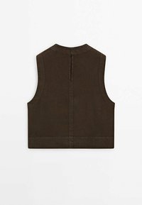 Haut sans manches en lin marron avec un col montant, présentant une couture centrale au dos et une fermeture éclair, une texture lisse et des lignes épurées.