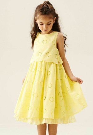 Angel & Rocket, REGULAR FIT - NATALIE BRODERIE BOW BACK DRESS - Freizeitkleid - yellow