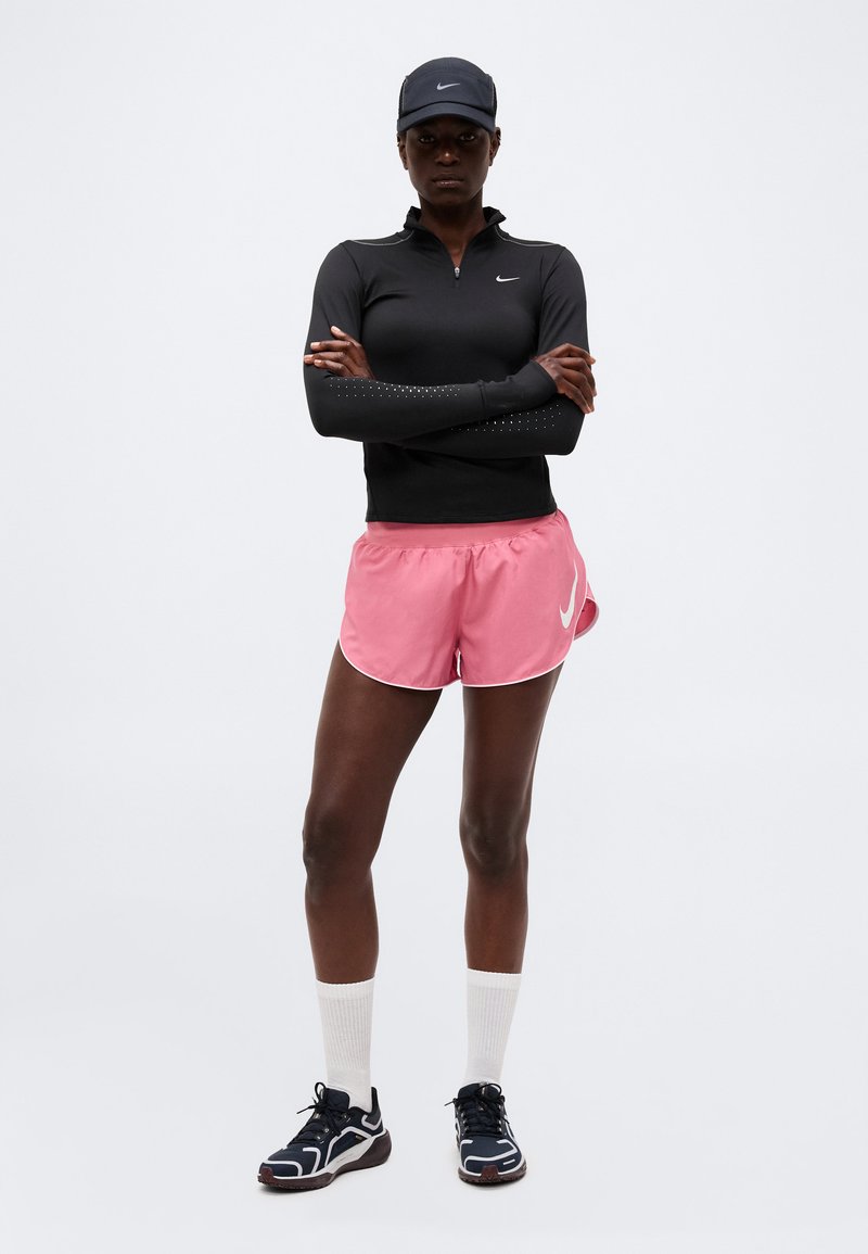 Nike Tempo Short Nike Femme Sport Nike Short Running Dri-FIT Tempo Mid-Rise Violet/Argenté Femme
