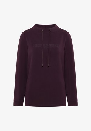 Sudadera con capucha morada hecha de tela suave, con cordón y texto en relieve "FREE MIND" en el frontal. Mangas largas con puños ajustados.