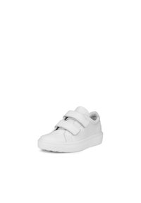 Sneaker bianco in pelle sintetica testurizzata, punta rotonda e due strap regolabili in velcro. Presenta una suola in gomma con un leggero motivo di grip.