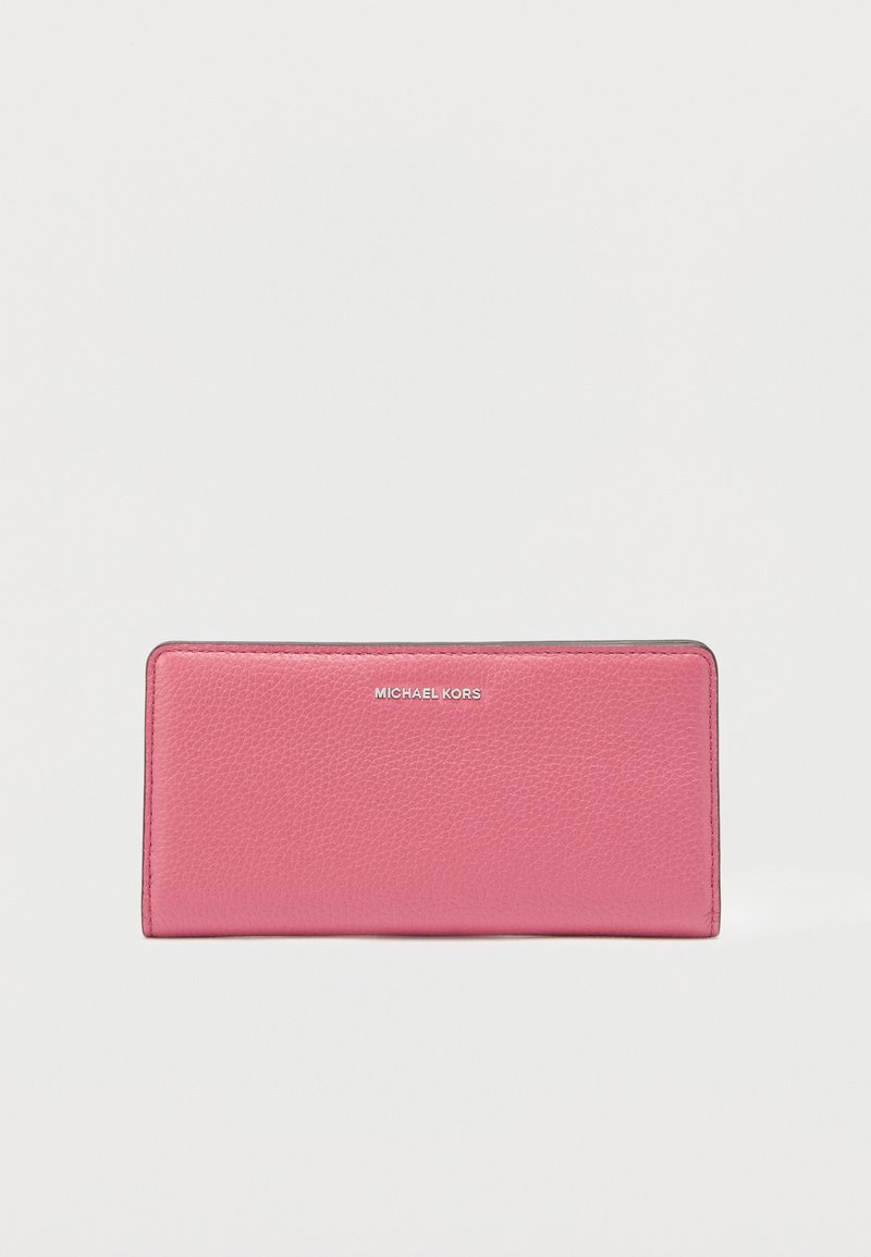Ροζ δερμάτινο πορτοφόλι με υφή, με λογότυπο σε ασημί. Ορθογώνιο σχήμα με στρογγυλεμένες άκρες και λείο εσωτερικό επένδυση.